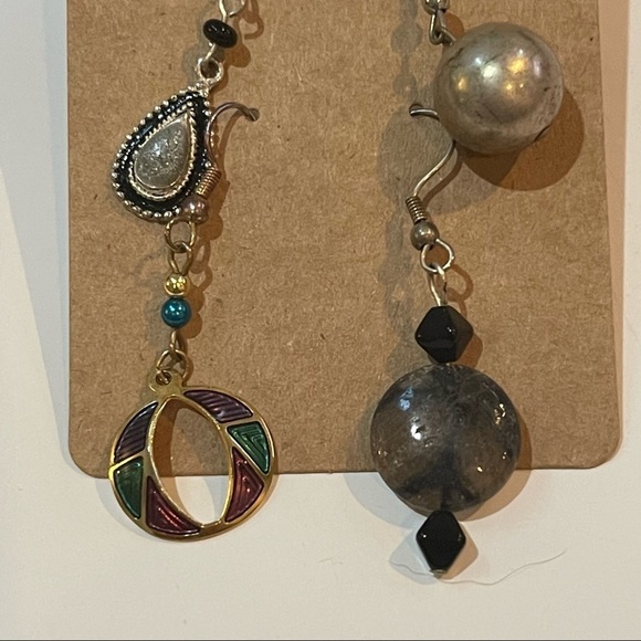 Vintage Boho Mismatch Earrings - Picture 4 of 9